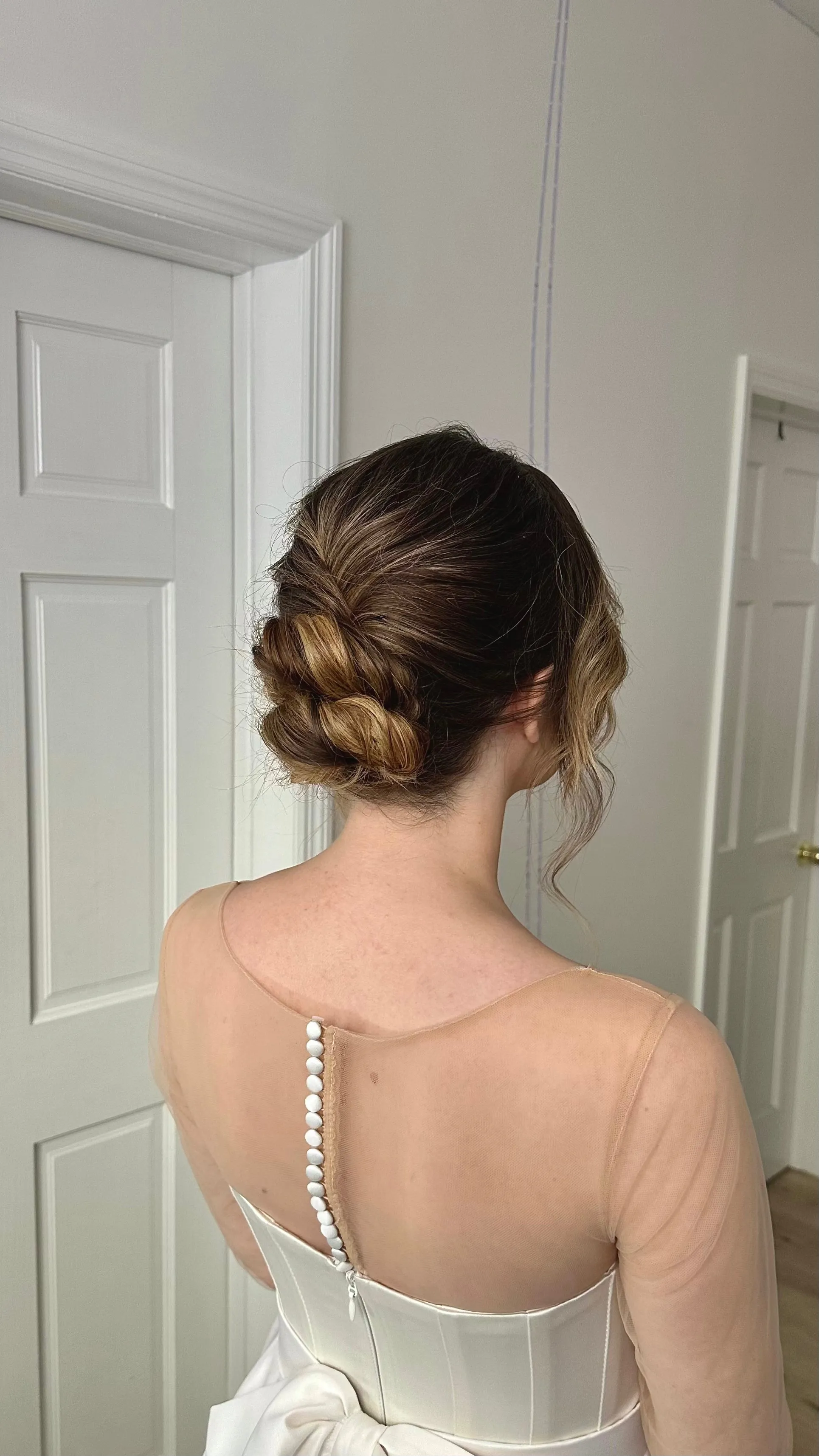 Bridal hair and makeup by Aryuna